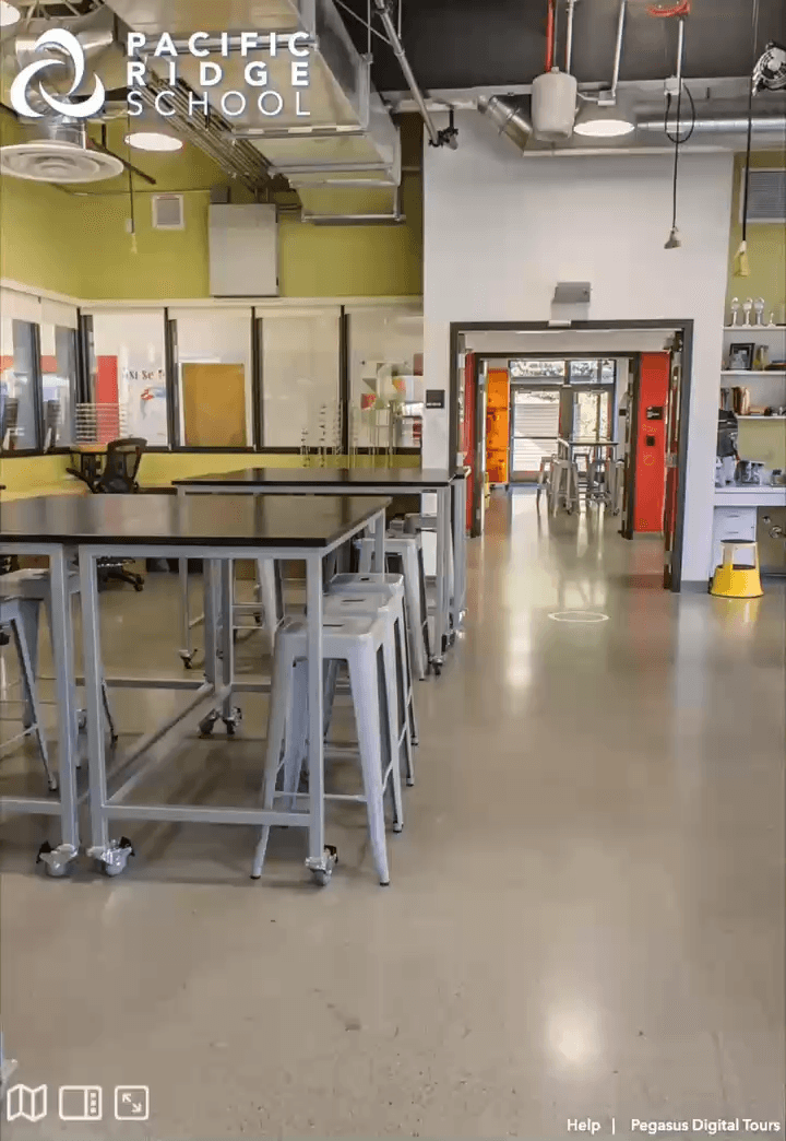 Interactive 360º virtual tour highlighting smooth 360° walking between classrooms.