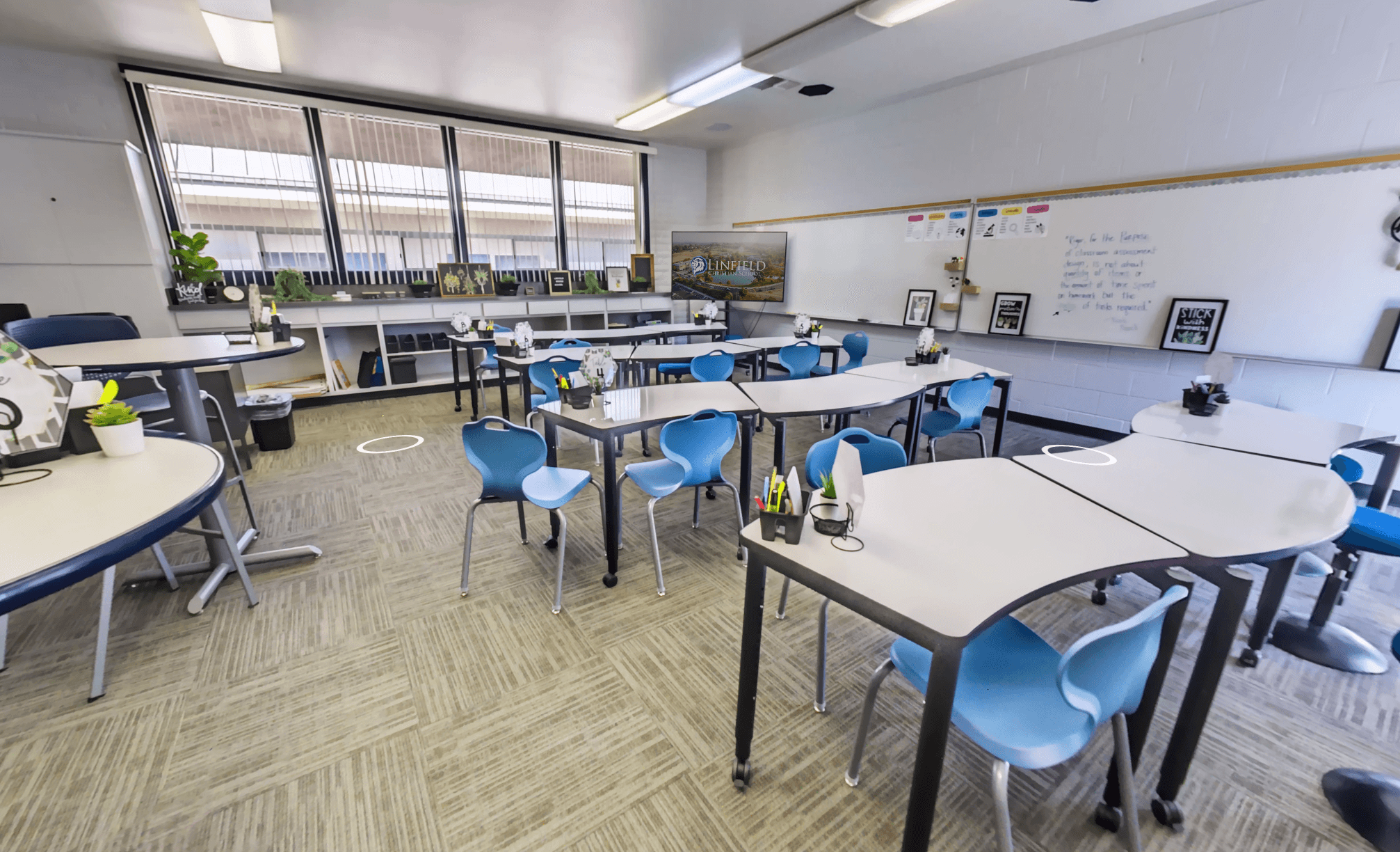 Interactive 360º virtual tour of middle school classroom.