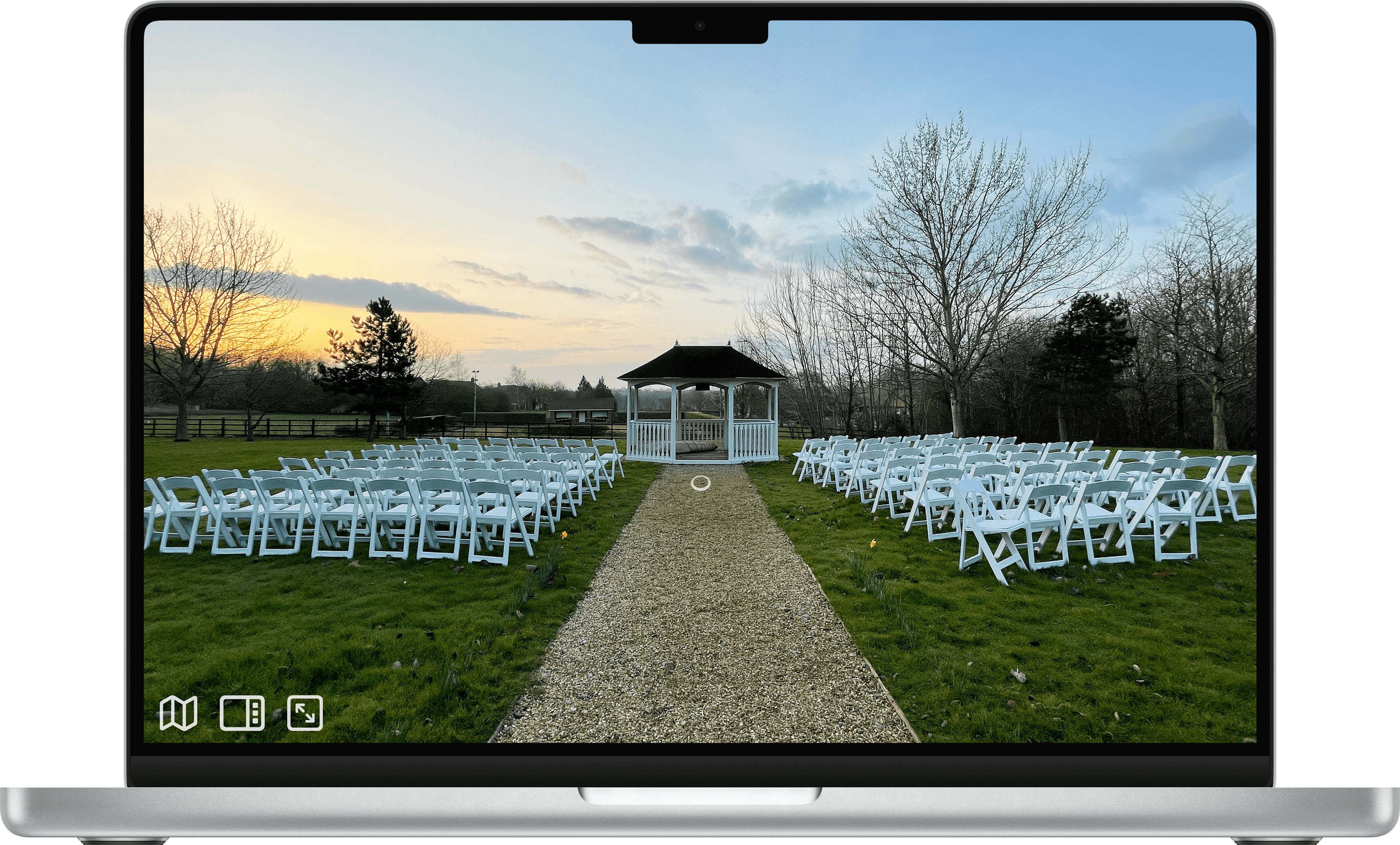 Interactive 360º virtual tour of a wedding venue set up with chairs surrounding the wedding alter.